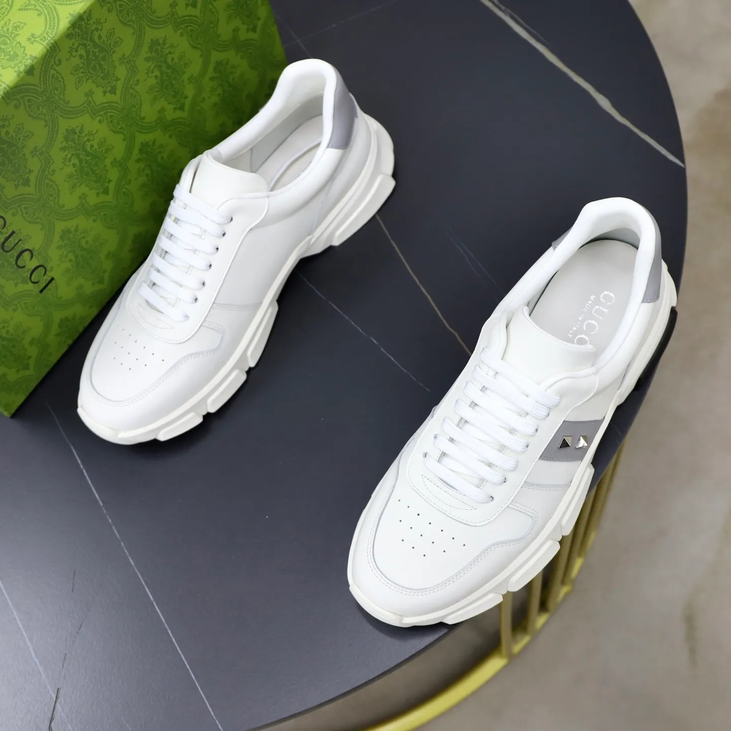 Ex-factory price: 540💰💰🙅‍♂️🙅‍♂️🙅‍♂️ Brand: GUCCI Standard code: 38-44 (45 customized) Grade: Same as the official website Material: Cowhide stitching Comfortable and breathable sheepskin lining Lightweight and wear-resistant sports outsole Style category: Men's fashionable casual shoes Running sports shoes Distinguished luxury brand elements Top luxury color: actual picture color